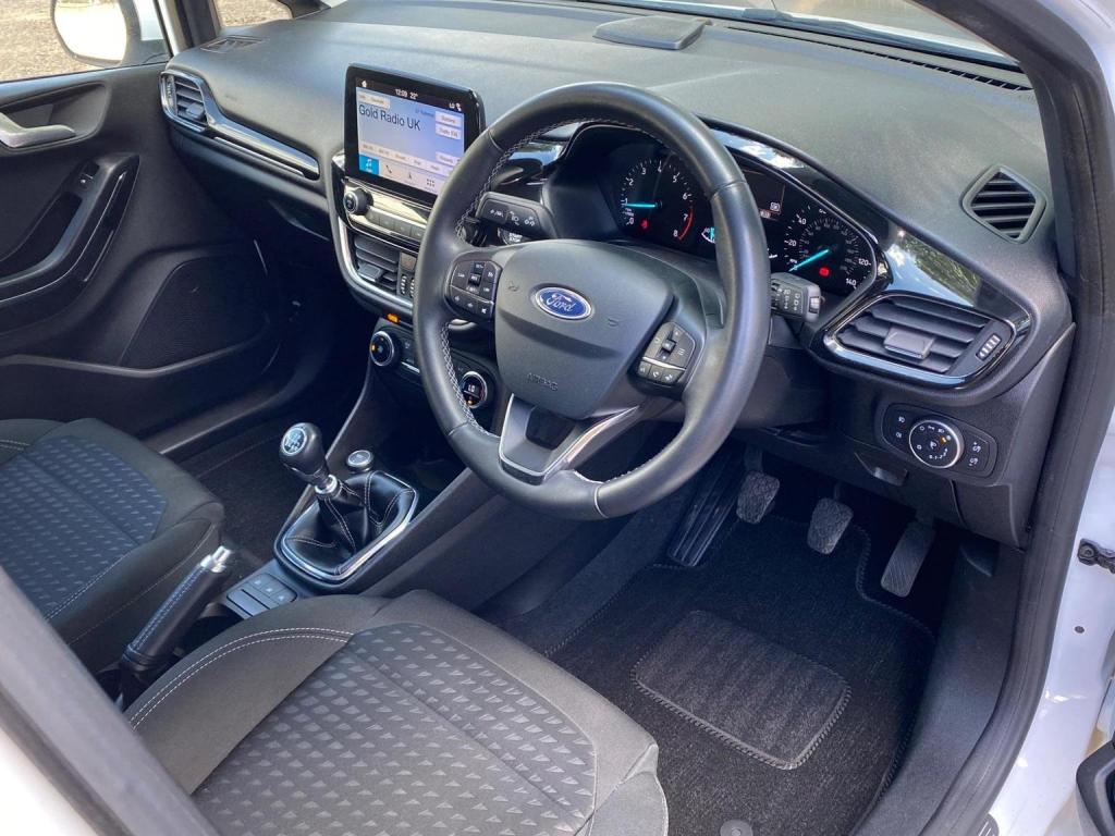 View FORD FIESTA 1.0T EcoBoost Titanium Euro 6 (s/s) 5dr