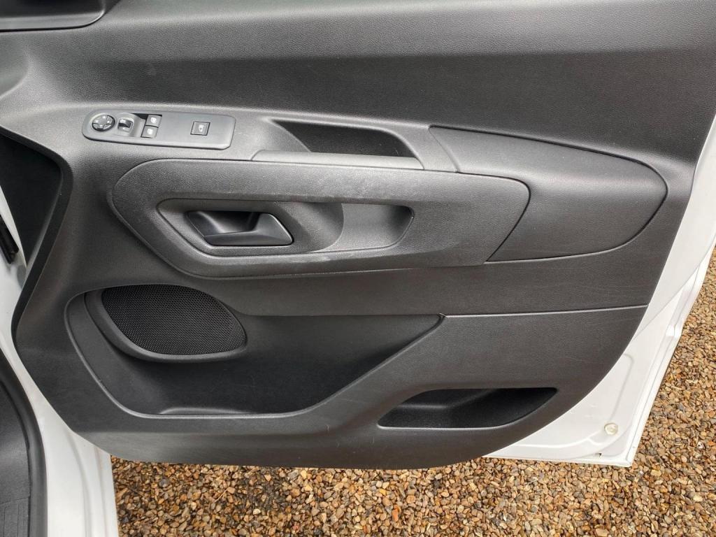 VAUXHALL COMBO