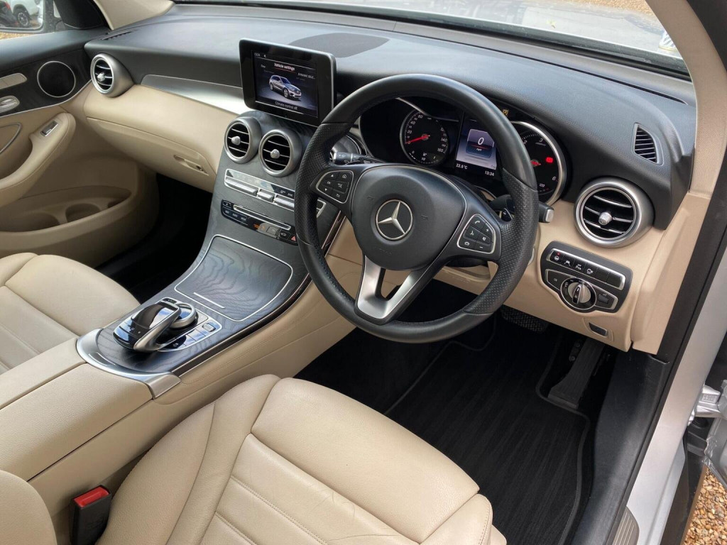 View MERCEDES-BENZ GLC 2.1 GLC220d Sport (Premium) G-Tronic 4MATIC Euro 6 (s/s) 5dr