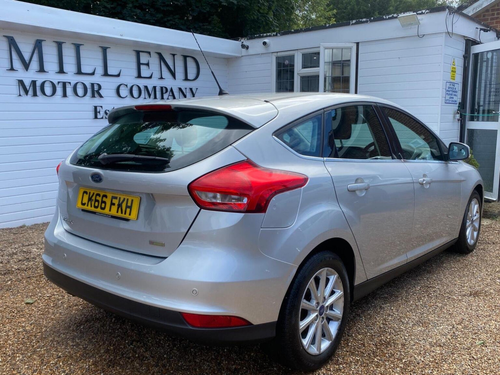 View FORD FOCUS 1.0T EcoBoost Titanium Euro 6 (s/s) 5dr