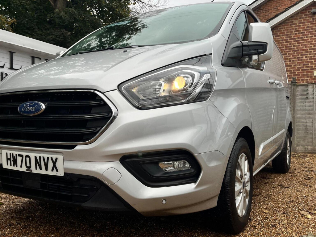 View FORD TRANSIT CUSTOM 2.0 300 EcoBlue Limited Auto L1 H1 Euro 6 (s/s) 5dr