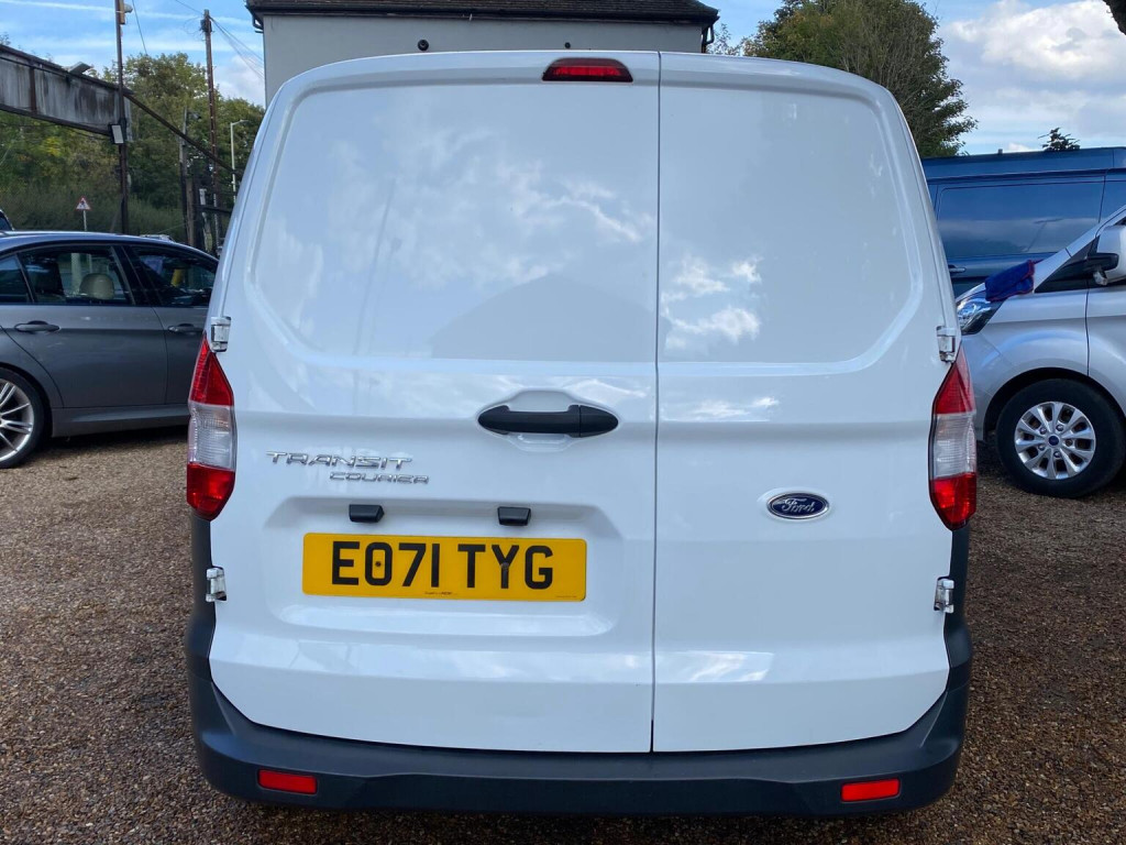 FORD TRANSIT COURIER