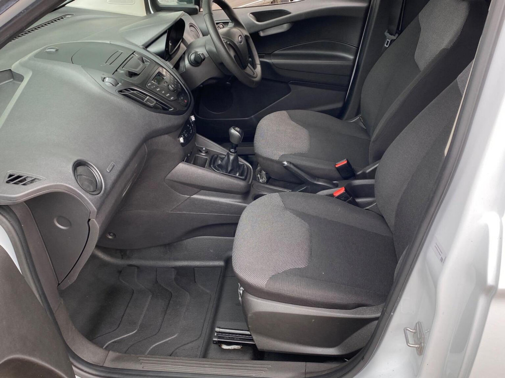 FORD TRANSIT COURIER