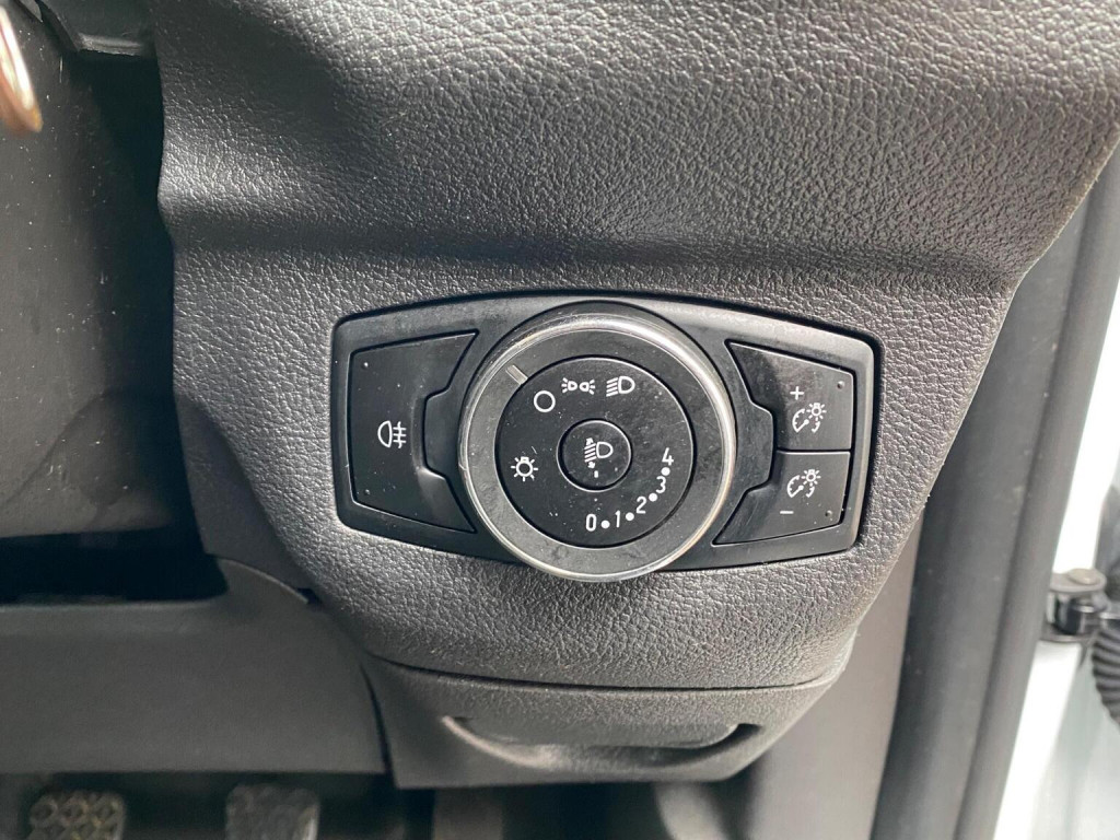 FORD TRANSIT COURIER