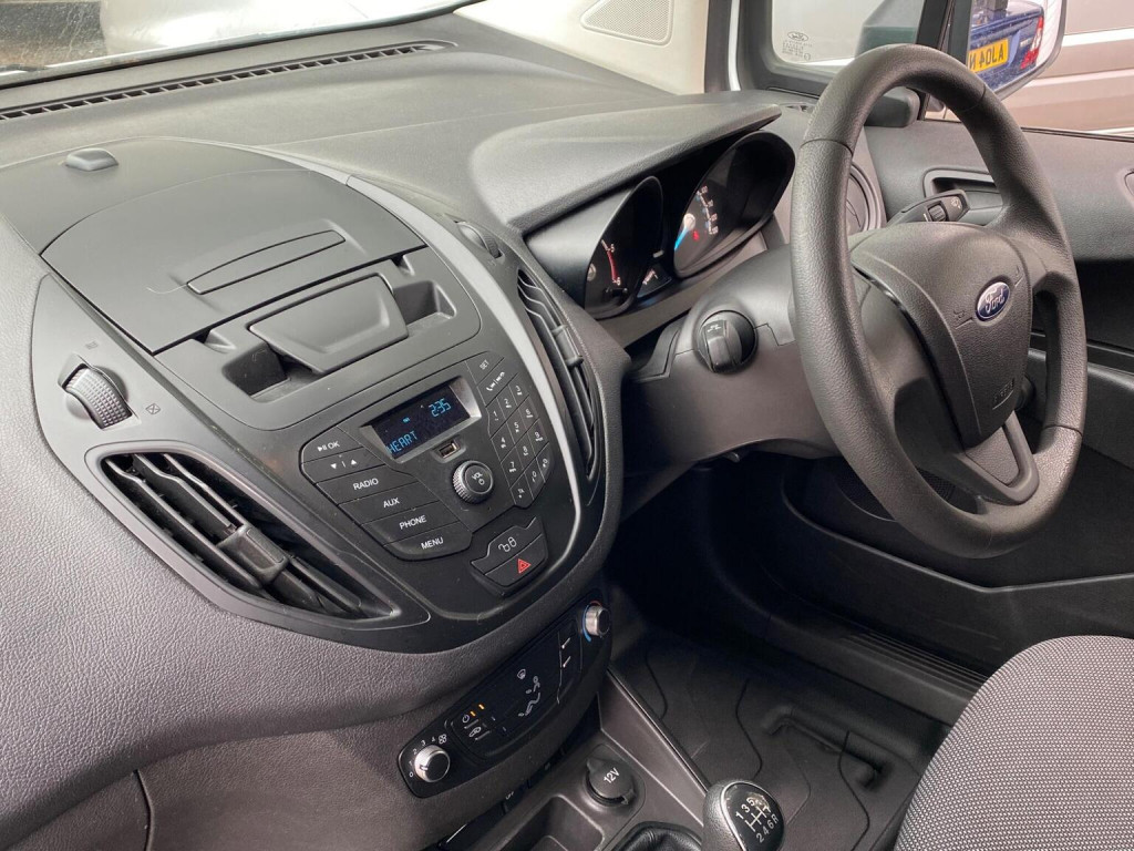 FORD TRANSIT COURIER