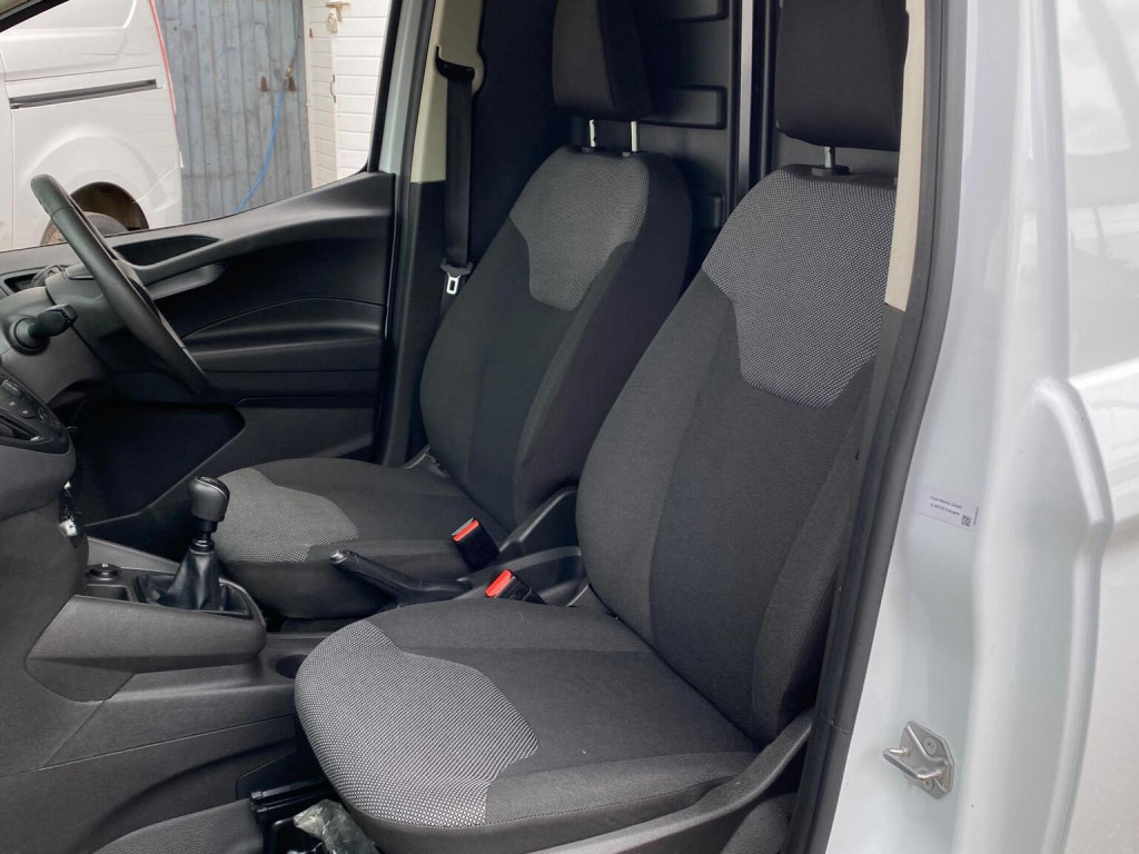 FORD TRANSIT COURIER