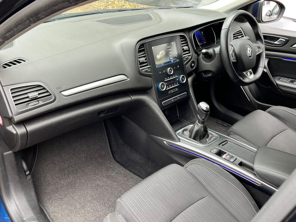 View RENAULT MEGANE 1.3 TCe Iconic Euro 6 (s/s) 5dr