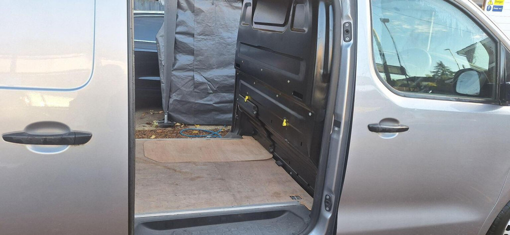 View PEUGEOT EXPERT 1.5 BlueHDi 1000 Professional Premium Long Panel Van LWB Euro 6 (s/s) 6dr