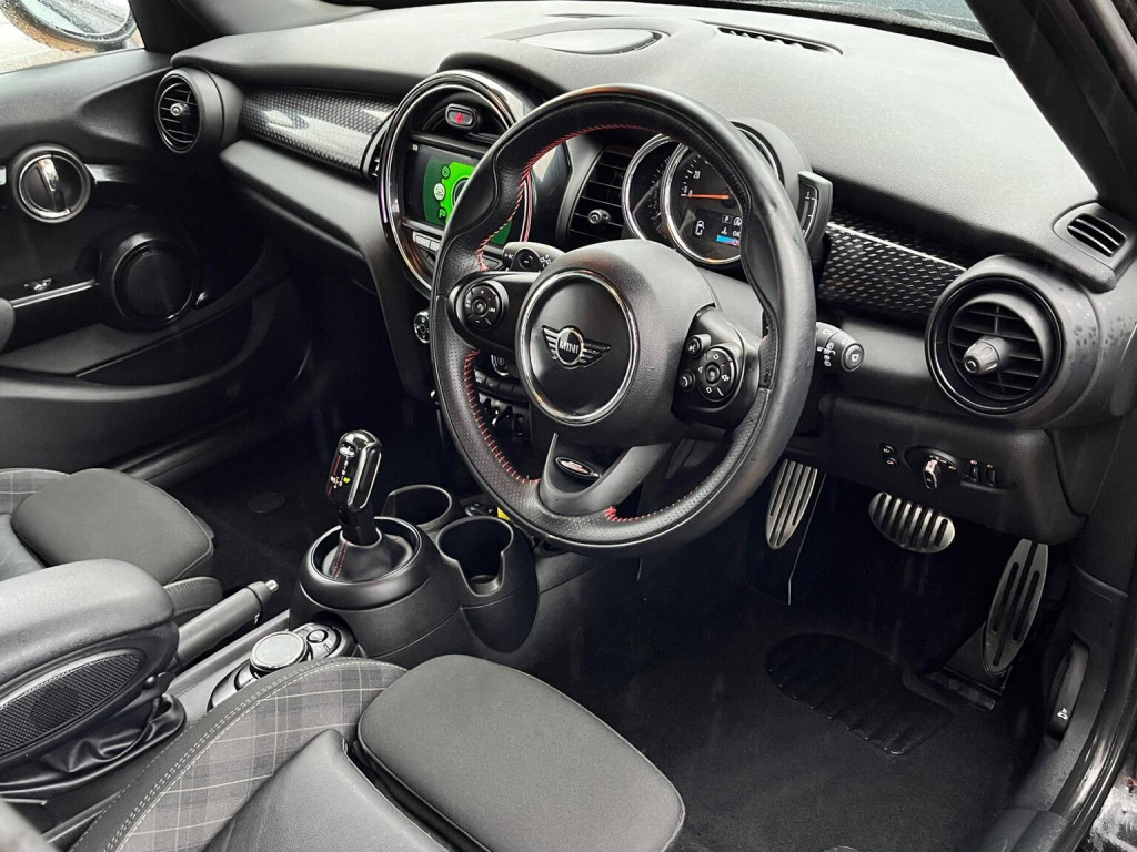 View MINI HATCH 2.0 Cooper S Steptronic Euro 6 (s/s) 5dr