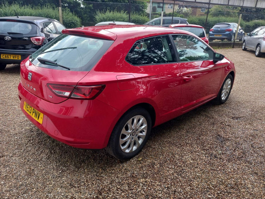 SEAT LEON