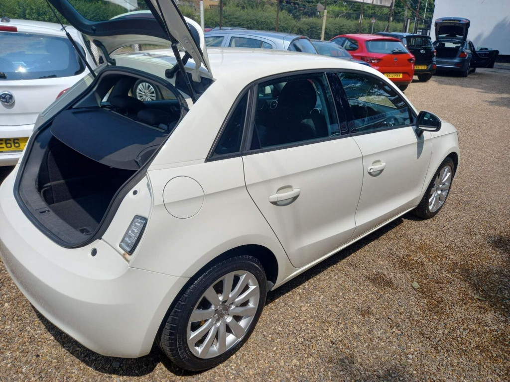 AUDI A1