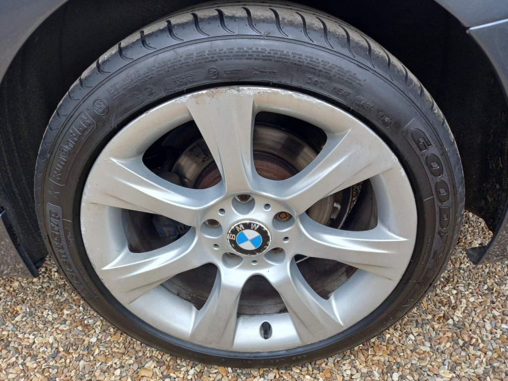 BMW 3 SERIES