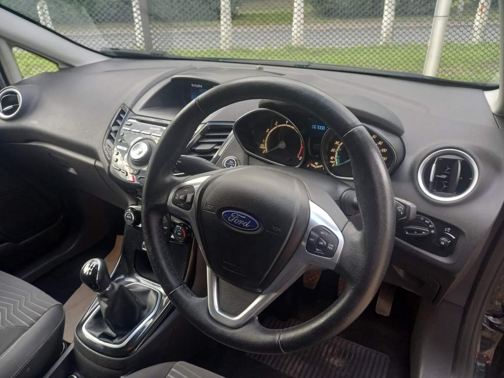 View FORD FIESTA 1.0T EcoBoost Titanium Euro 5 (s/s) 5dr