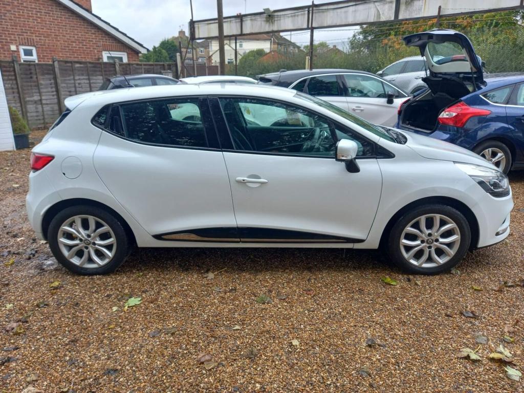 View RENAULT CLIO 1.2 16V Dynamique Nav Euro 6 5dr