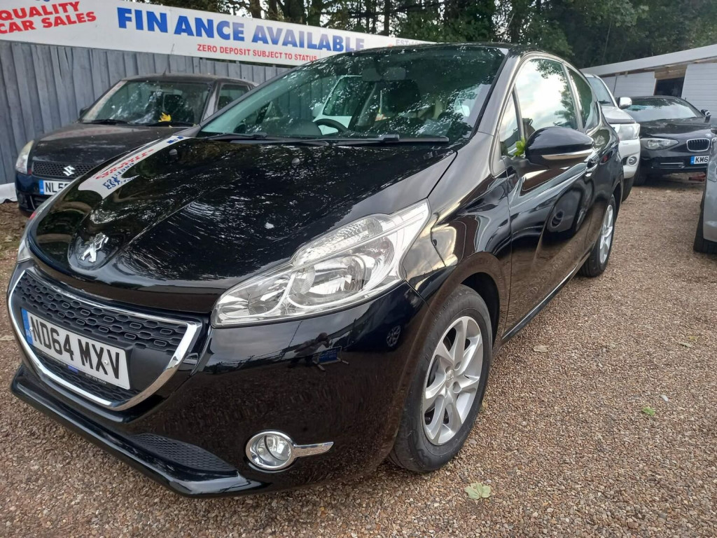 PEUGEOT 208