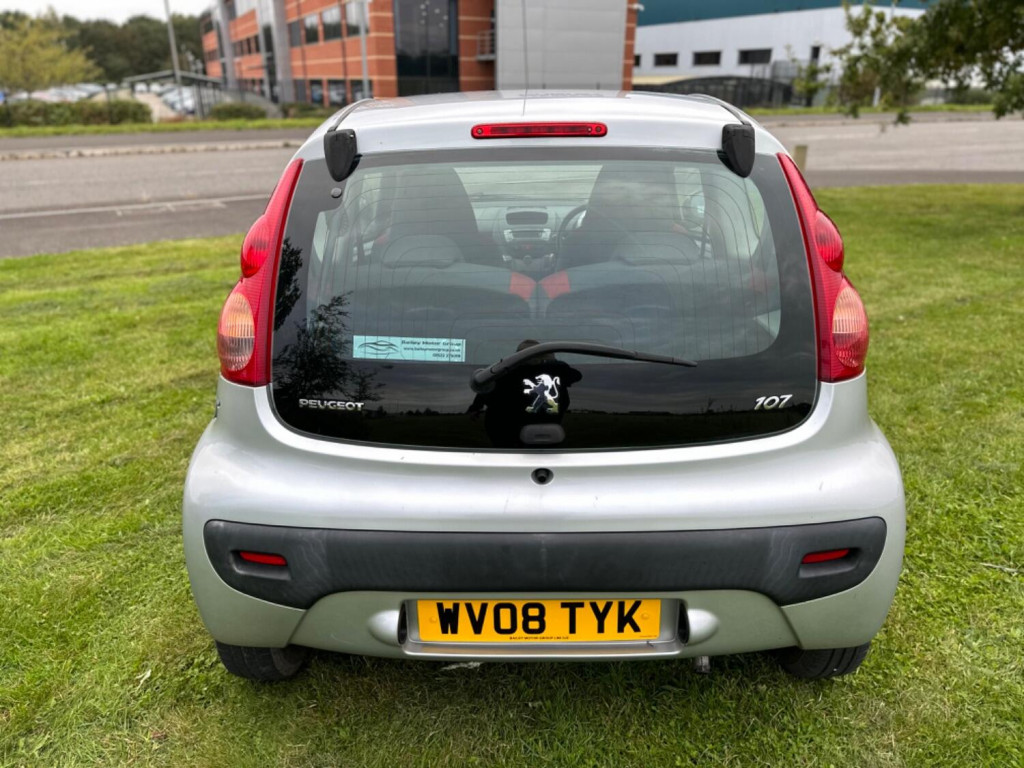 PEUGEOT 107