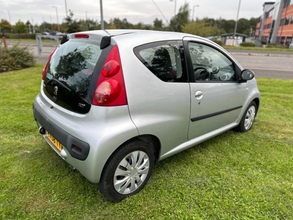 PEUGEOT 107