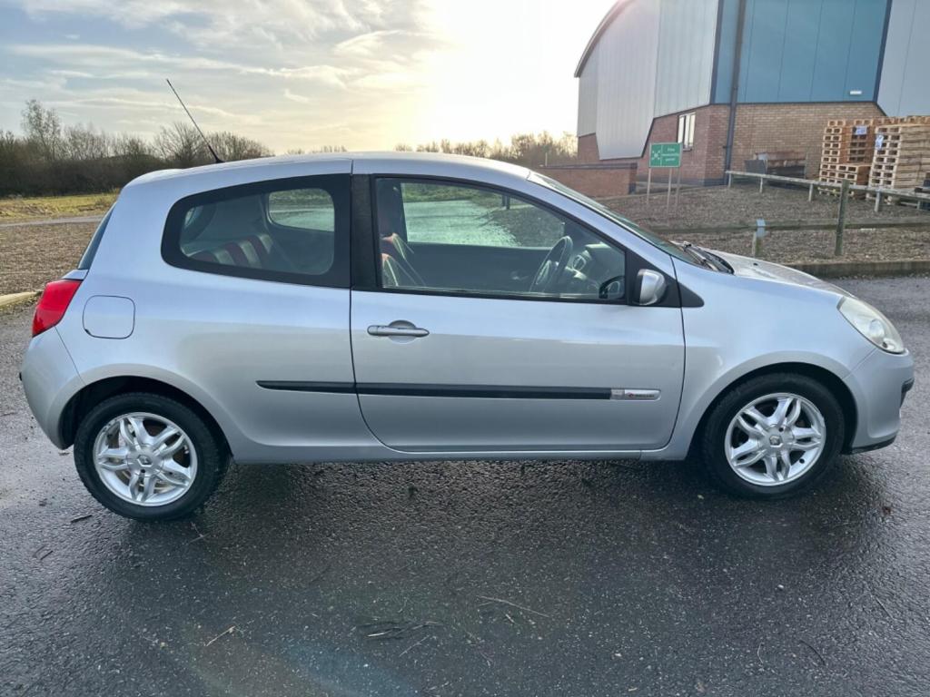 RENAULT CLIO