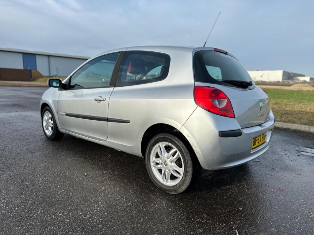 RENAULT CLIO