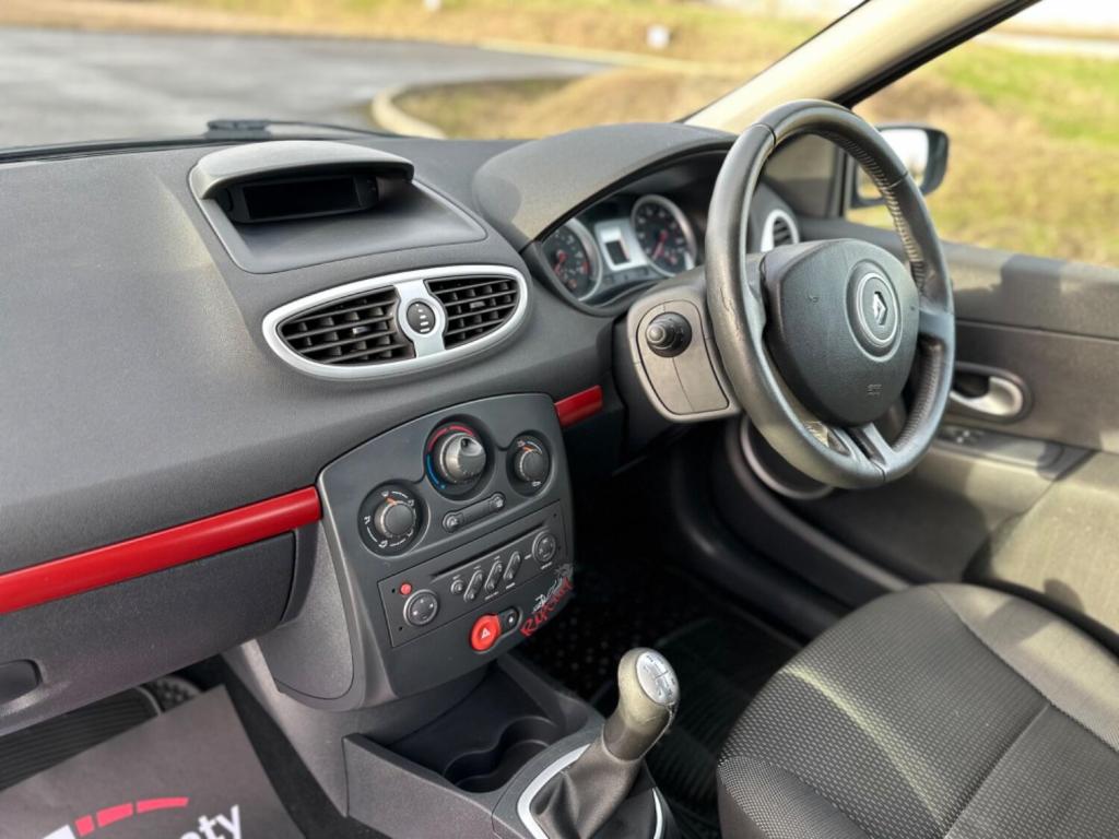 RENAULT CLIO