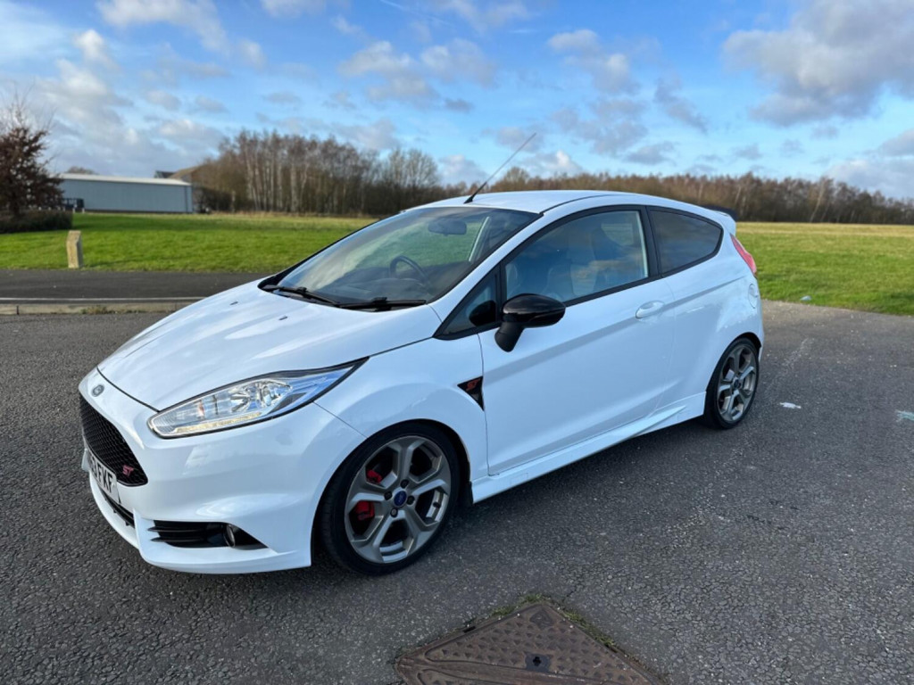 View FORD FIESTA 1.6 T EcoBoost ST-2 