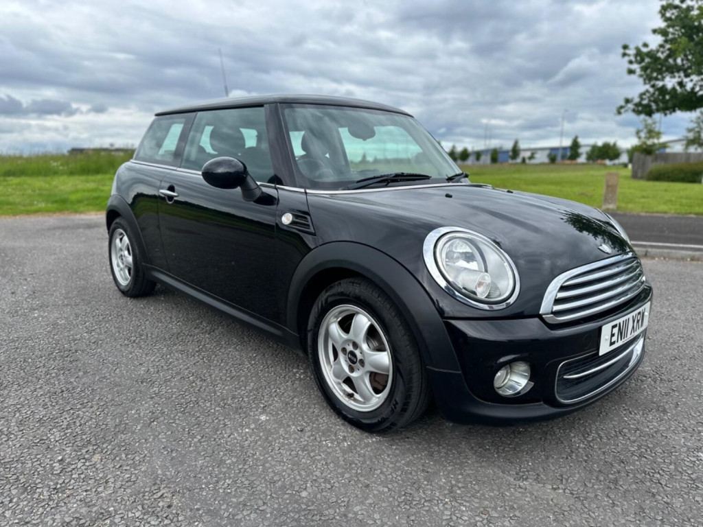 View MINI HATCH 1.6 One Hatch