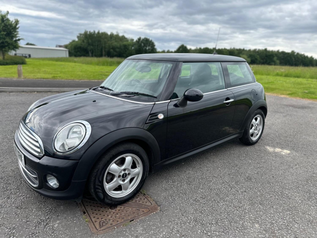 View MINI HATCH 1.6 One Hatch