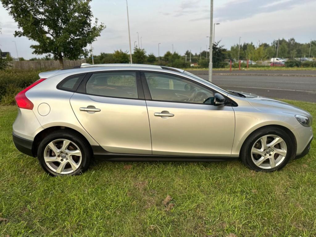 VOLVO V40 CROSS COUNTRY