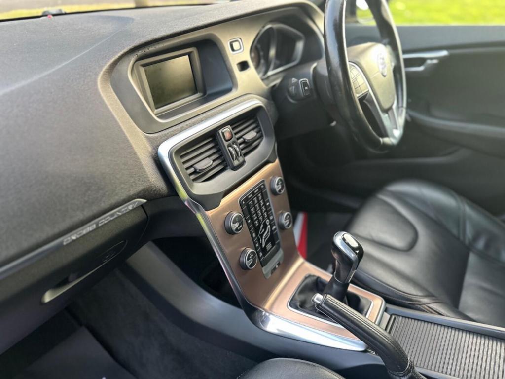 VOLVO V40 CROSS COUNTRY