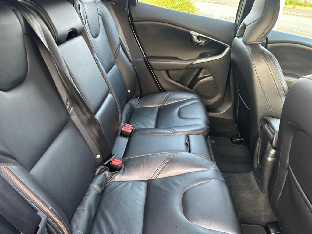 VOLVO V40 CROSS COUNTRY