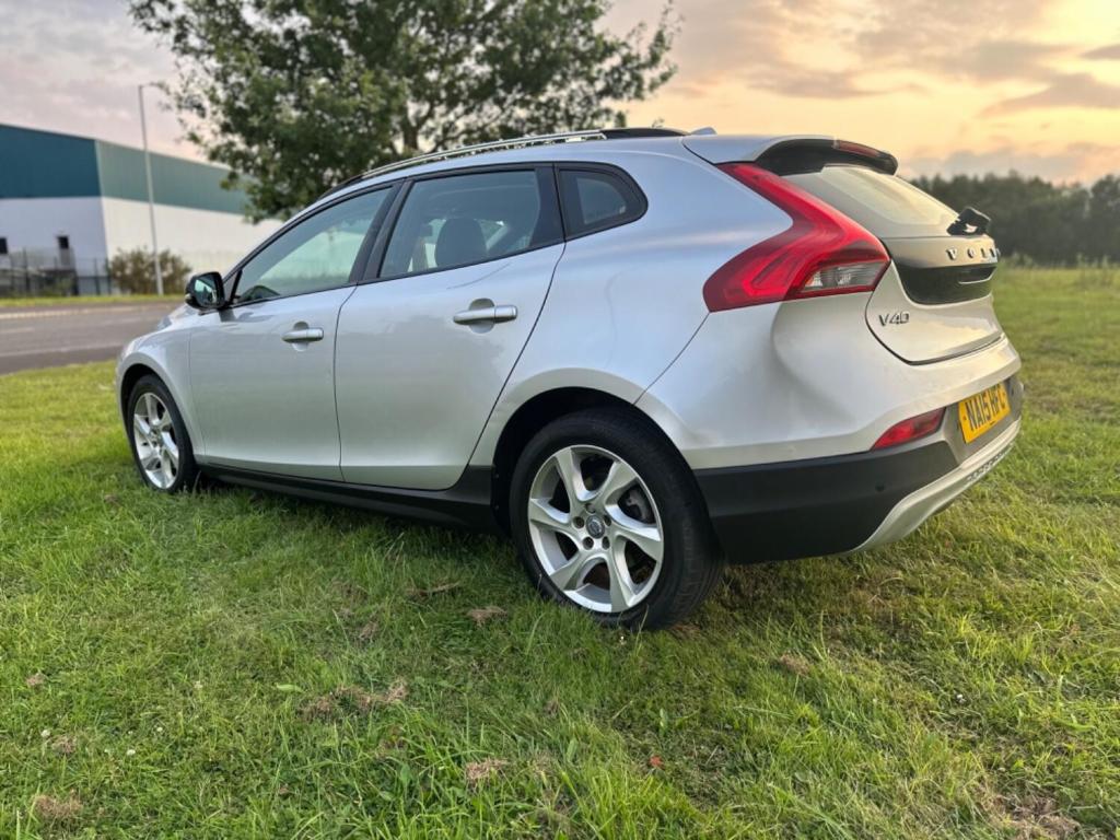 VOLVO V40 CROSS COUNTRY
