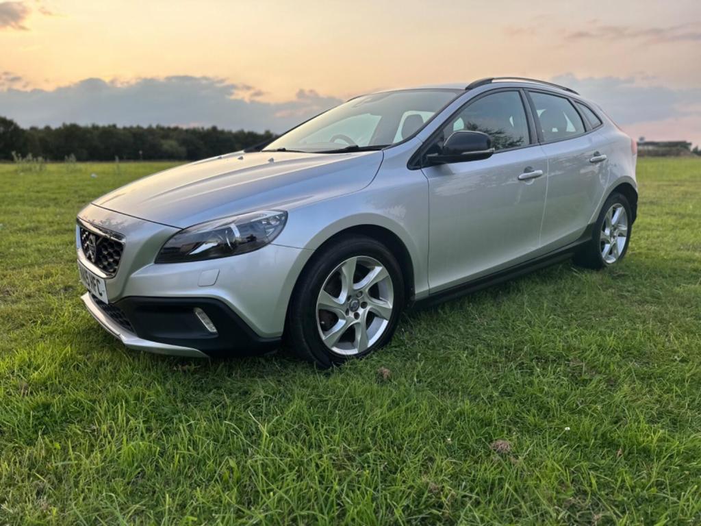 VOLVO V40 CROSS COUNTRY