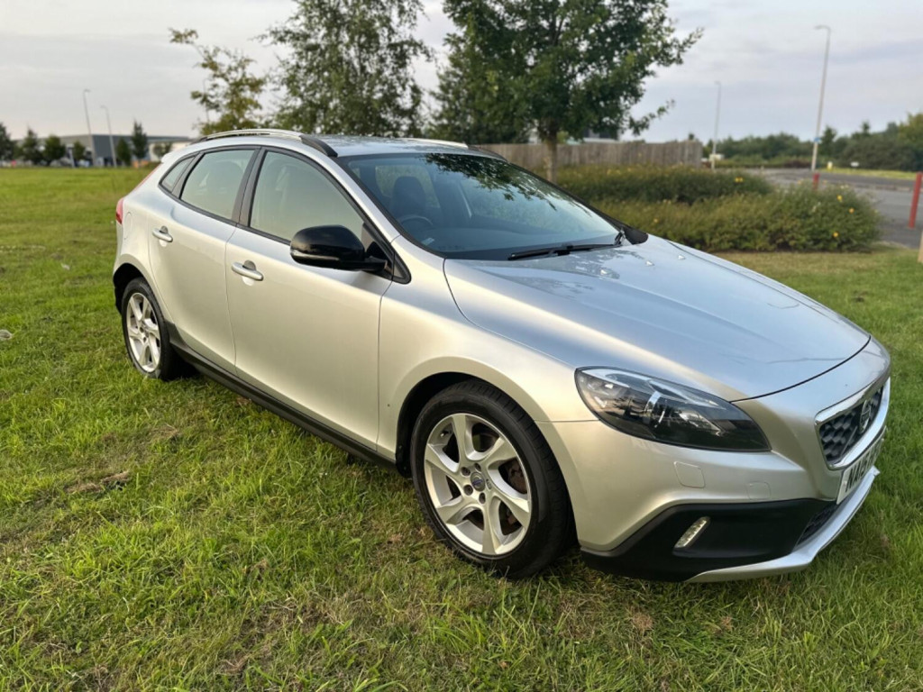 View VOLVO V40 CROSS COUNTRY 1.6 Lux D2 (115hp)