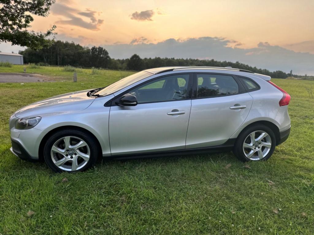 VOLVO V40 CROSS COUNTRY