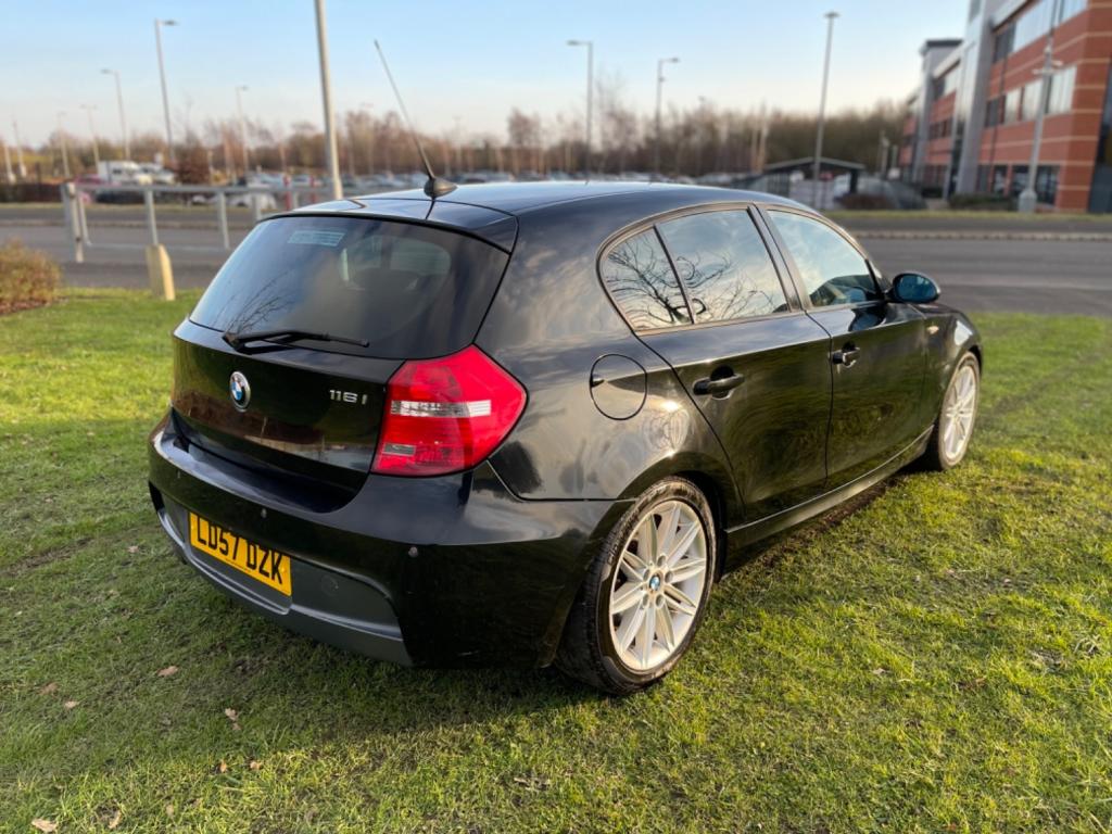 BMW 1 SERIES