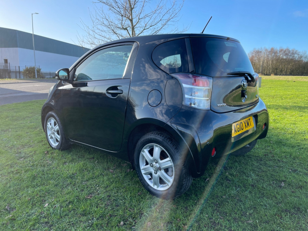 TOYOTA IQ