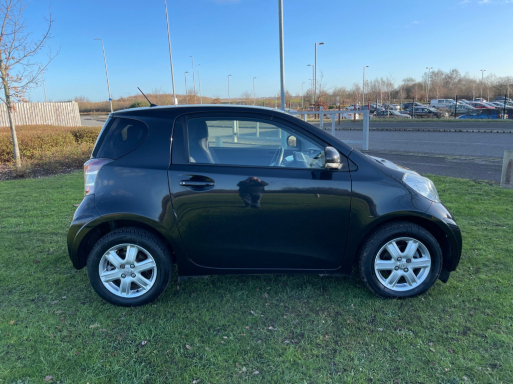 TOYOTA IQ