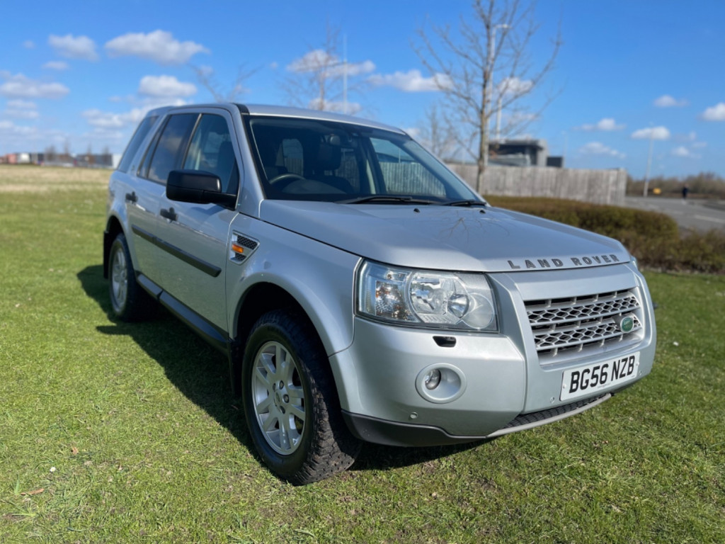 View LAND ROVER FREELANDER TD4 SE