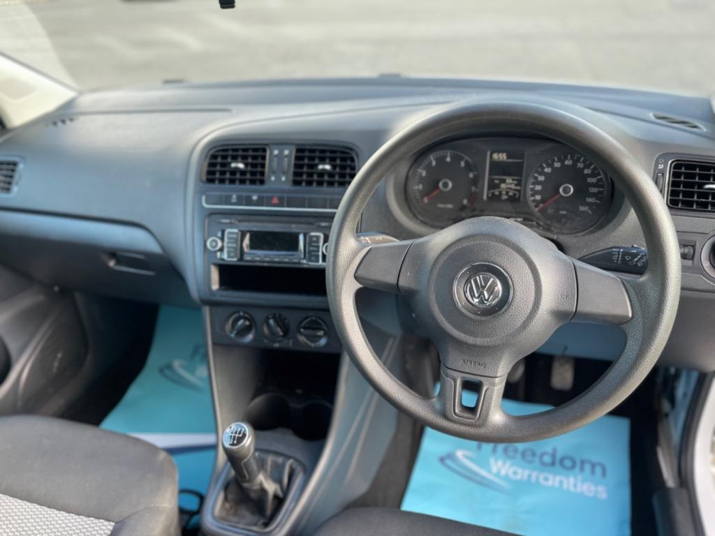 VOLKSWAGEN POLO