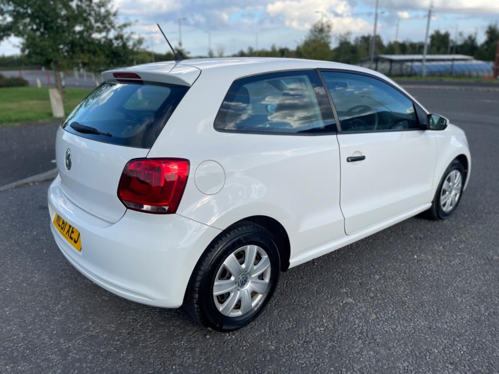 VOLKSWAGEN POLO