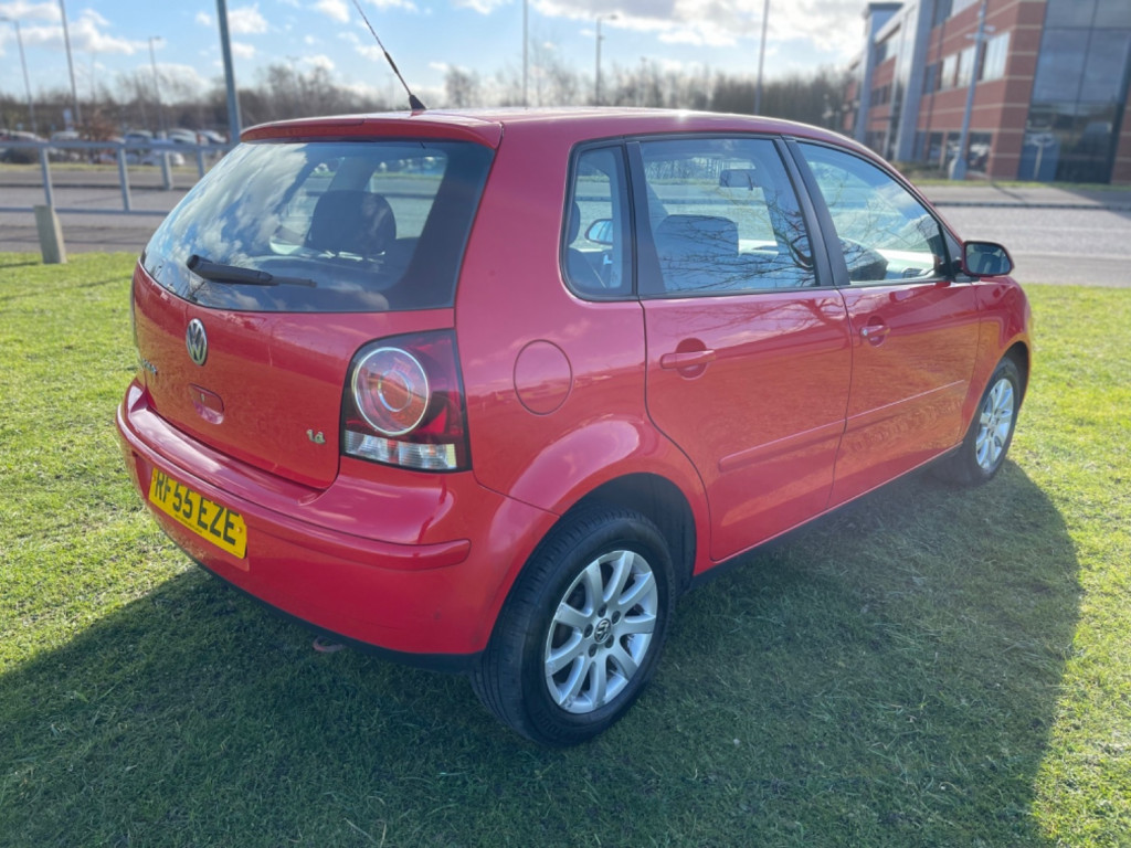 VOLKSWAGEN POLO
