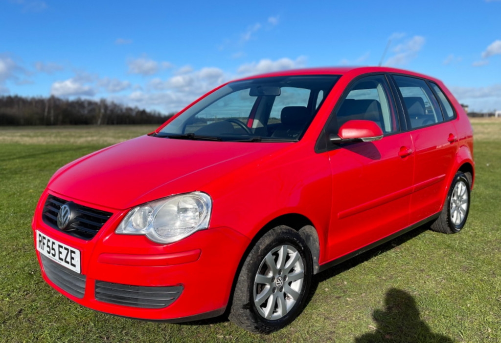 VOLKSWAGEN POLO