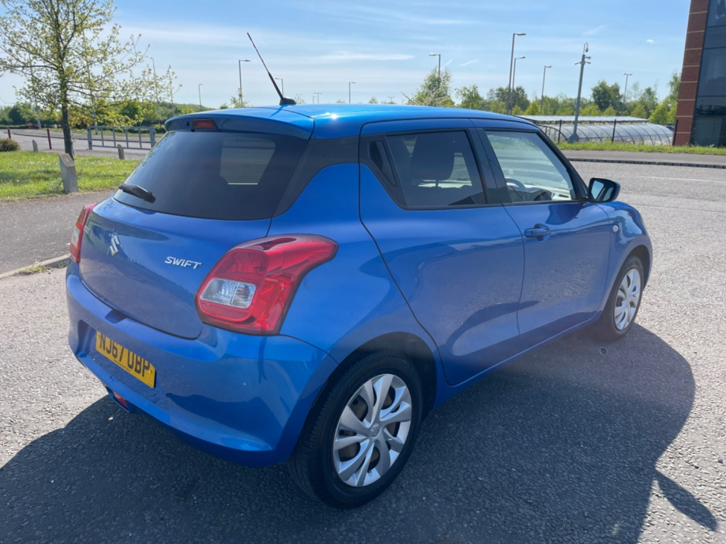 SUZUKI SWIFT