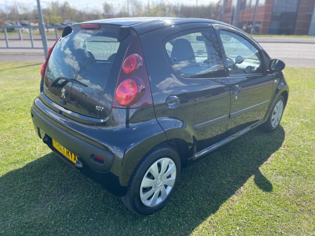 PEUGEOT 107