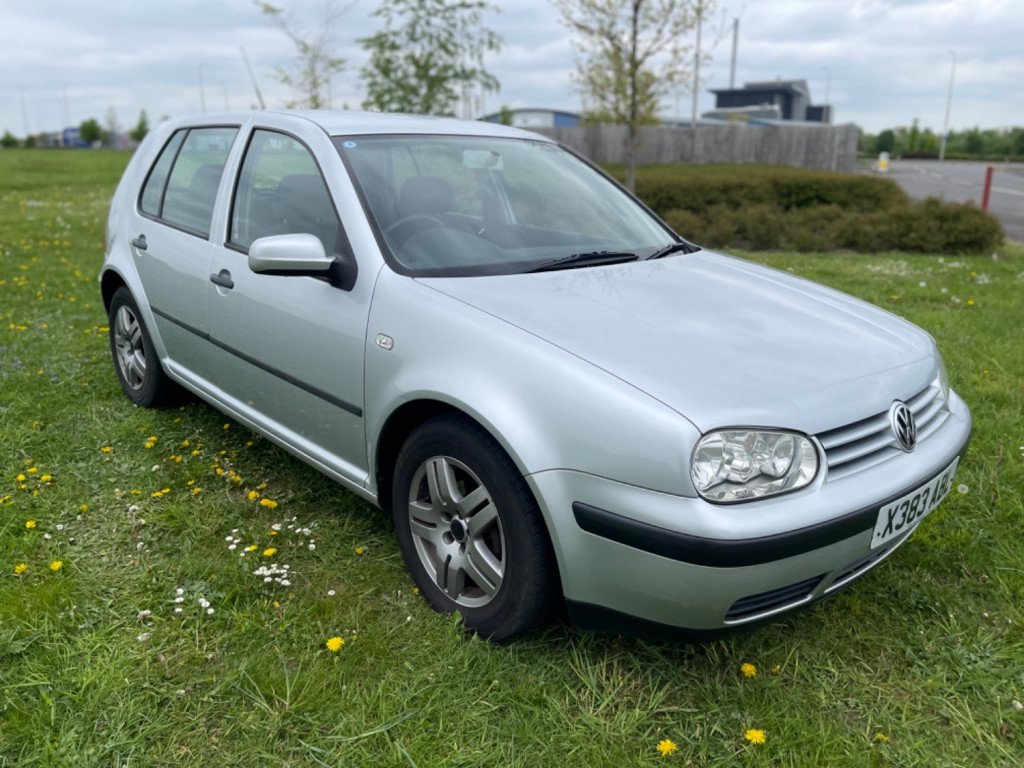 View VOLKSWAGEN GOLF SE 105BHP