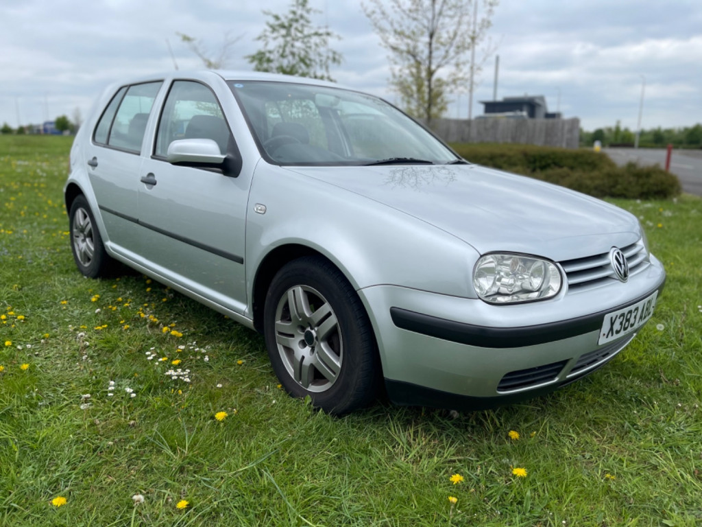View VOLKSWAGEN GOLF SE 105BHP