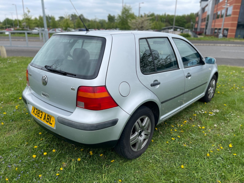VOLKSWAGEN GOLF