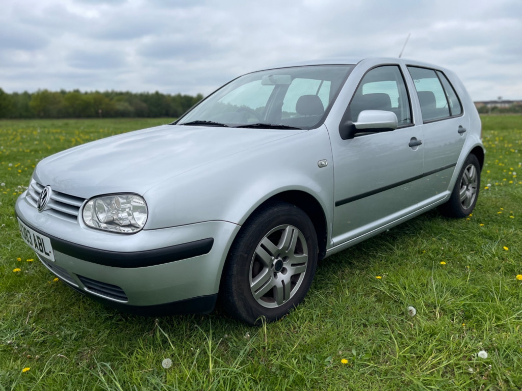 View VOLKSWAGEN GOLF SE 105BHP
