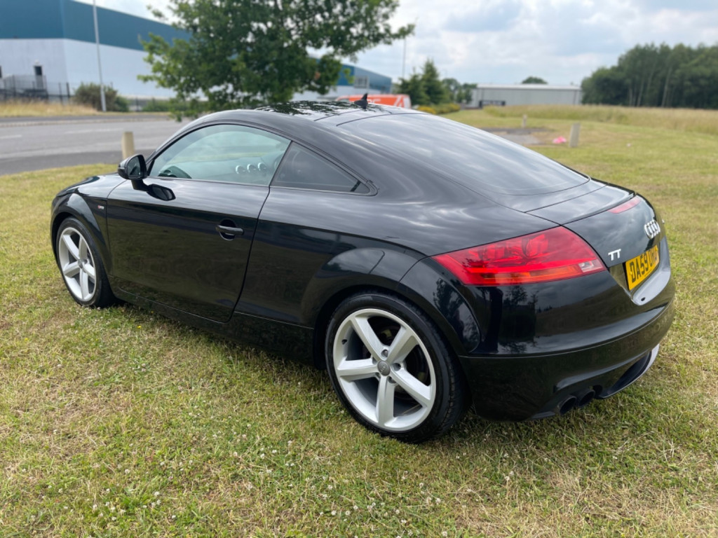 AUDI TT