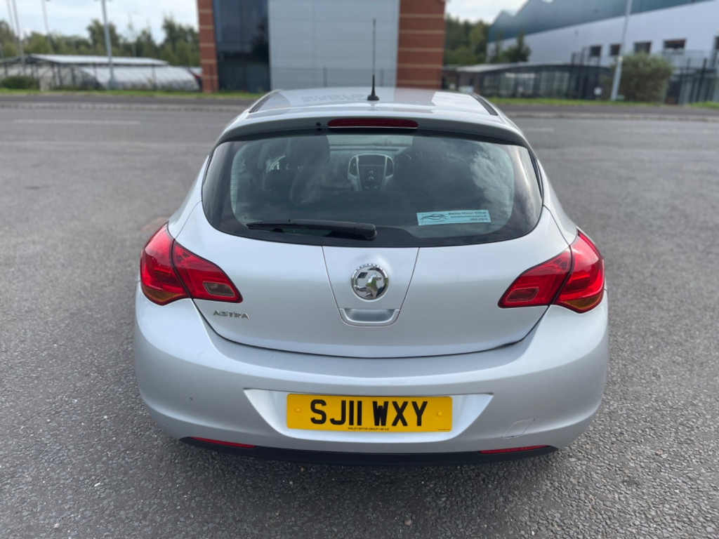 VAUXHALL ASTRA